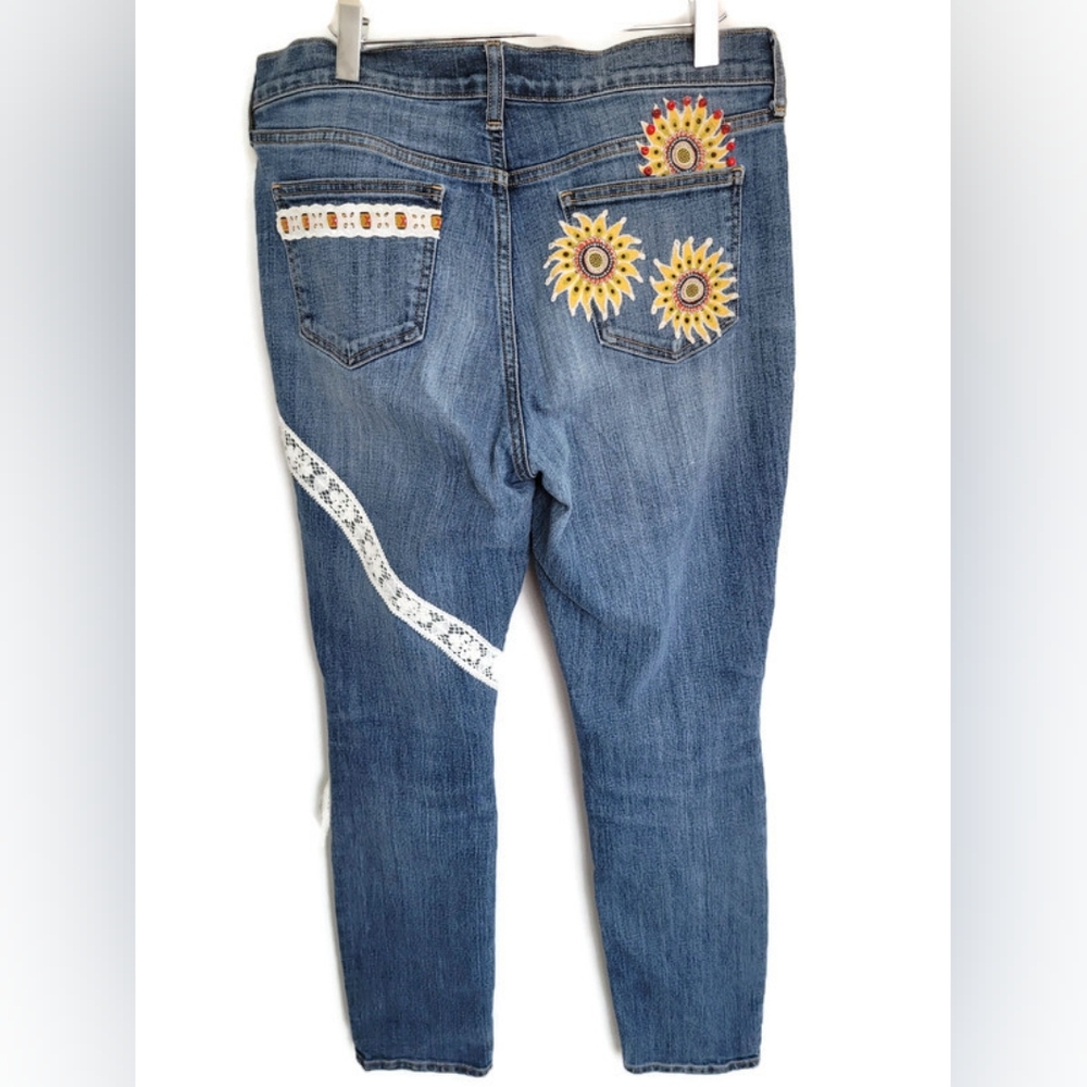 Women's Blue Jeans with Patchwork Design - Picture 2 of 14